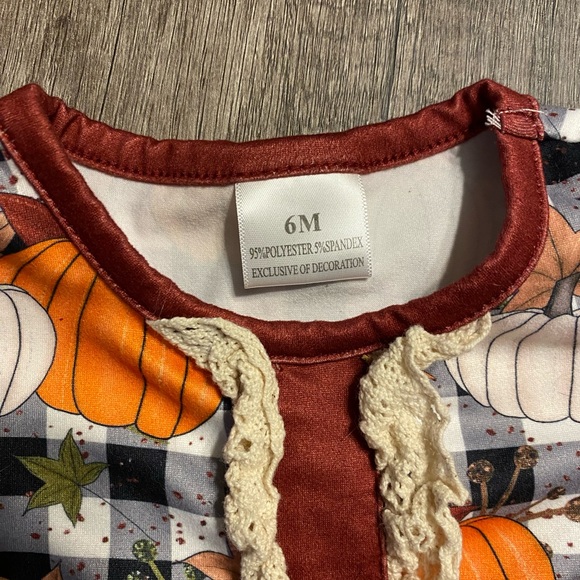 Pumpkin boutique romper - Picture 2 of 2